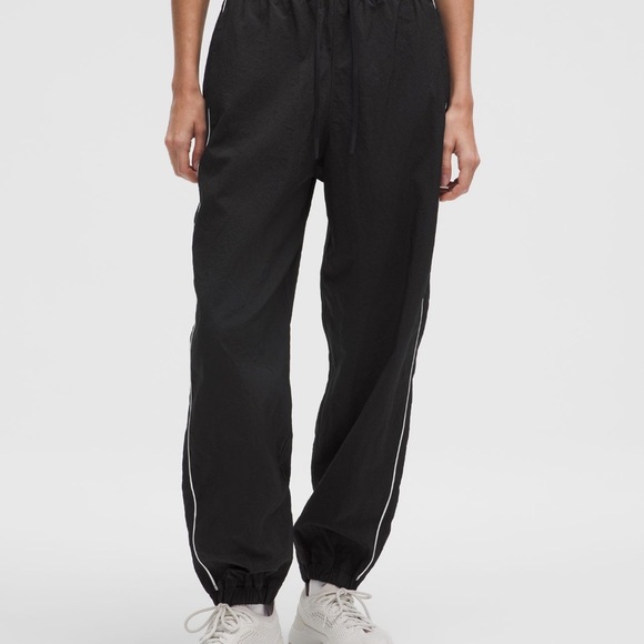 lulu joggers <3 - Picture 2 of 5